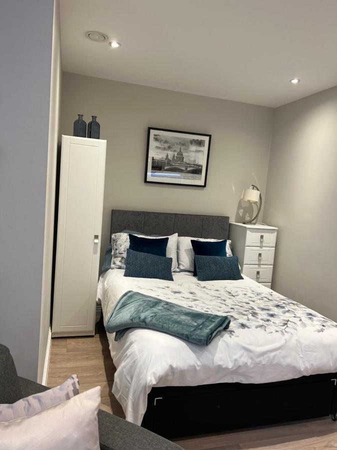 Sweet Swan House Apartment Rickmansworth Bagian luar foto