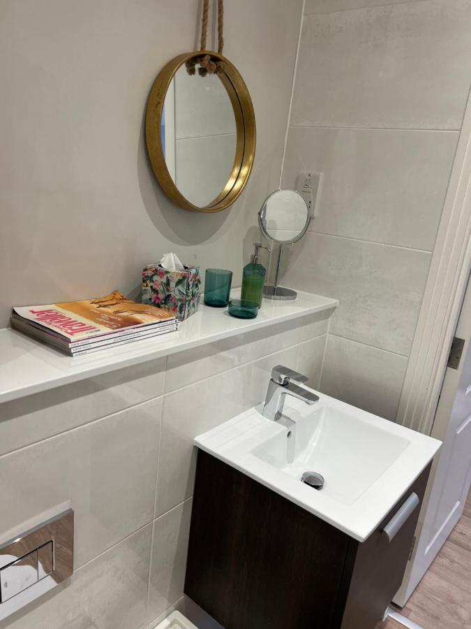 Sweet Swan House Apartment Rickmansworth Bagian luar foto